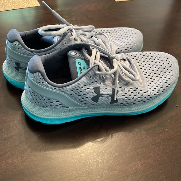 Under armour women’s 8.5 charged impulse tennis shoes - Picture 3 of 3